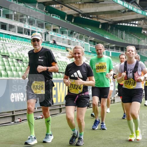 13.09.2026 - 21. swb-Marathon Bremen Michael Burmester http://msf.ph/oto/10472923 13.09.2026 10:37:39 Laufen im Stadion 10090, 10091, 10092, 10150, 10153, 10154, 10160, 10186, 10190, 10198, 10205, 10237, 10251, 10257, 10273, 10274, 10278, 10283, 10296, 10305, 10315, 10323, 10327, 10331, 10332, 10338, 10370, 10375, 10376, 10382, 10390, 10403, 10411, 10420, 10429, 10432, 10444, 10465, 10488, 10497, 10500, 10516, 10531, 10569, 10598, 10607, 10613, 10633, 10645, 10647, 10648, 10654, 10659, 10663, 10674, 10681, 10682, 10695, 10697, 10802, 10823 meine-sportfotos.de