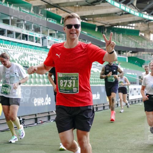 13.09.2026 - 21. swb-Marathon Bremen Michael Burmester http://msf.ph/oto/10473099 13.09.2026 13:15:25 Laufen im Stadion 143, 263, 266, 300, 414, 460, 598, 612, 653, 768, 956, 1008, 1047, 1392, 1408, 1573, 1818, 1819, 1874, 2013, 2024, 2218, 2233, 2235, 2314, 2351, 2359, 2385, 2386, 2466, 2468, 2484, 2494, 2521, 2564, 2664, 2667, 2678, 2690, 2691, 2698, 2737, 2760, 2783, 2799, 2829, 2838, 2846, 2859, 2861, 2865, 2874, 2887, 2958, 2978, 3001, 3075, 3133, 3157, 3165, 3185, 3237, 3265, 3331, 3355, 3378, 3382, 3405, 3428, 3486, 3512, 3653, 3670, 3680, 3829, 4034, 4080, 4306, 703 meine-sportfotos.de