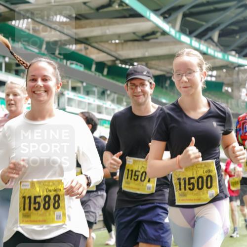 13.09.2026 - 21. swb-Marathon Bremen Michael Burmester http://msf.ph/oto/10473202 13.09.2026 10:37:46 Laufen im Stadion 10090, 10091, 10092, 10150, 10153, 10154, 10168, 10186, 10190, 10198, 10205, 10237, 10257, 10273, 10274, 10278, 10283, 10296, 10305, 10315, 10323, 10327, 10331, 10332, 10338, 10370, 10375, 10376, 10390, 10403, 10411, 10429, 10432, 10444, 10465, 10488, 10497, 10500, 10516, 10526, 10531, 10569, 10598, 10613, 10633, 10645, 10647, 10648, 10654, 10659, 10661, 10663, 10674, 10681, 10682, 10695, 10697, 10802, 10823 meine-sportfotos.de