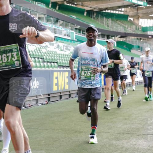 13.09.2026 - 21. swb-Marathon Bremen Michael Burmester http://msf.ph/oto/10473222 13.09.2026 13:15:29 Laufen im Stadion 143, 231, 263, 266, 300, 414, 598, 612, 653, 768, 956, 1008, 1047, 1392, 1408, 1573, 1818, 1819, 1874, 2013, 2024, 2218, 2233, 2235, 2314, 2351, 2359, 2385, 2386, 2466, 2468, 2484, 2494, 2564, 2579, 2664, 2667, 2678, 2690, 2691, 2698, 2737, 2760, 2783, 2799, 2829, 2838, 2846, 2859, 2861, 2865, 2874, 2887, 2958, 2978, 3001, 3075, 3133, 3157, 3165, 3185, 3237, 3265, 3331, 3355, 3382, 3405, 3428, 3486, 3512, 3653, 3670, 3680, 3829, 4034, 4080, 4306, 703 meine-sportfotos.de