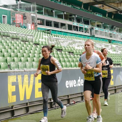 13.09.2026 - 21. swb-Marathon Bremen Michael Burmester http://msf.ph/oto/10473434 13.09.2026 10:37:53 Laufen im Stadion 10090, 10091, 10092, 10150, 10153, 10154, 10168, 10186, 10188, 10190, 10198, 10205, 10237, 10257, 10259, 10260, 10273, 10274, 10283, 10296, 10305, 10315, 10323, 10327, 10331, 10332, 10370, 10375, 10376, 10390, 10429, 10432, 10444, 10465, 10488, 10497, 10500, 10516, 10526, 10598, 10613, 10633, 10645, 10647, 10648, 10654, 10659, 10661, 10663, 10674, 10681, 10682, 10695, 10697, 10802, 10823 meine-sportfotos.de