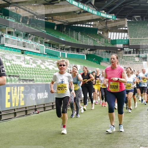 13.09.2026 - 21. swb-Marathon Bremen Michael Burmester http://msf.ph/oto/10473470 13.09.2026 10:37:54 Laufen im Stadion 10090, 10091, 10092, 10150, 10153, 10154, 10168, 10186, 10188, 10190, 10198, 10205, 10237, 10257, 10259, 10260, 10273, 10274, 10283, 10296, 10305, 10315, 10323, 10327, 10331, 10332, 10370, 10375, 10376, 10390, 10429, 10432, 10444, 10465, 10488, 10497, 10500, 10516, 10526, 10598, 10613, 10633, 10645, 10647, 10648, 10654, 10659, 10661, 10663, 10674, 10681, 10682, 10695, 10697, 10802, 10823 meine-sportfotos.de