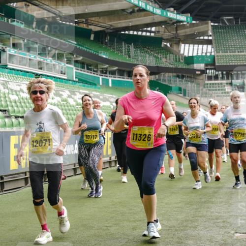 13.09.2026 - 21. swb-Marathon Bremen Michael Burmester http://msf.ph/oto/10473528 13.09.2026 10:37:56 Laufen im Stadion 10090, 10091, 10092, 10150, 10153, 10154, 10168, 10186, 10188, 10190, 10198, 10205, 10237, 10257, 10259, 10260, 10273, 10274, 10283, 10296, 10305, 10315, 10323, 10327, 10331, 10332, 10370, 10375, 10376, 10390, 10429, 10432, 10444, 10465, 10488, 10497, 10500, 10516, 10526, 10598, 10613, 10633, 10645, 10647, 10648, 10654, 10659, 10661, 10663, 10674, 10681, 10682, 10695, 10697, 10802, 10823 meine-sportfotos.de