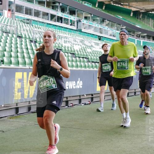13.09.2026 - 21. swb-Marathon Bremen Michael Burmester http://msf.ph/oto/10473627 13.09.2026 13:15:41 Laufen im Stadion 143, 231, 263, 266, 300, 414, 598, 612, 653, 768, 956, 1008, 1047, 1185, 1312, 1465, 1818, 1819, 1874, 2013, 2218, 2235, 2314, 2351, 2359, 2363, 2385, 2386, 2466, 2468, 2484, 2494, 2579, 2664, 2667, 2678, 2690, 2691, 2698, 2737, 2760, 2778, 2783, 2799, 2829, 2838, 2846, 2859, 2861, 2865, 2874, 2887, 2958, 2974, 2978, 3001, 3075, 3133, 3157, 3165, 3185, 3237, 3265, 3331, 3355, 3382, 3387, 3486, 3512, 3670, 3680, 3829, 4034, 4080, 4306, 703 meine-sportfotos.de