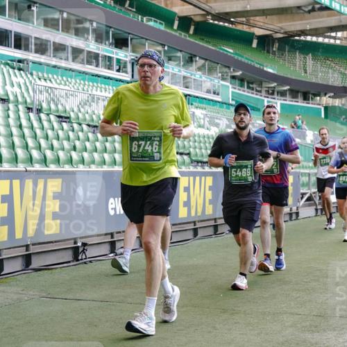 13.09.2026 - 21. swb-Marathon Bremen Michael Burmester http://msf.ph/oto/10473671 13.09.2026 13:15:42 Laufen im Stadion 143, 231, 263, 266, 300, 414, 598, 612, 653, 768, 956, 1008, 1047, 1185, 1312, 1465, 1818, 1819, 1874, 2013, 2218, 2235, 2314, 2351, 2359, 2363, 2385, 2386, 2466, 2468, 2484, 2494, 2579, 2664, 2667, 2678, 2690, 2691, 2698, 2737, 2760, 2778, 2783, 2799, 2829, 2838, 2846, 2859, 2861, 2865, 2874, 2958, 2974, 2978, 3001, 3075, 3133, 3157, 3165, 3185, 3237, 3265, 3331, 3355, 3382, 3387, 3486, 3512, 3670, 3680, 3829, 4034, 4080, 4306, 703 meine-sportfotos.de