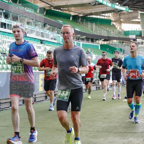 13.09.2026 - 21. swb-Marathon Bremen Michael Burmester http://msf.ph/oto/10473771 13.09.2026 13:15:44 Laufen im Stadion 143, 153, 231, 263, 266, 300, 414, 598, 612, 653, 1008, 1047, 1185, 1312, 1465, 1539, 1818, 1819, 1874, 2013, 2218, 2235, 2314, 2351, 2359, 2363, 2385, 2386, 2466, 2468, 2484, 2494, 2579, 2664, 2667, 2678, 2690, 2691, 2698, 2737, 2760, 2778, 2783, 2799, 2838, 2846, 2859, 2861, 2865, 2874, 2958, 2974, 2978, 3001, 3075, 3133, 3157, 3165, 3185, 3237, 3265, 3331, 3355, 3382, 3387, 3486, 3512, 3670, 3680, 3829, 4034, 4080, 4306, 703 meine-sportfotos.de