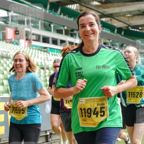 13.09.2026 - 21. swb-Marathon Bremen Michael Burmester http://msf.ph/oto/10473886 13.09.2026 10:38:05 Laufen im Stadion 10090, 10091, 10092, 10150, 10153, 10154, 10168, 10186, 10188, 10190, 10198, 10205, 10237, 10257, 10259, 10260, 10273, 10274, 10283, 10296, 10305, 10315, 10323, 10327, 10331, 10332, 10370, 10375, 10376, 10432, 10444, 10465, 10488, 10497, 10500, 10516, 10526, 10598, 10613, 10633, 10645, 10647, 10648, 10654, 10659, 10661, 10663, 10674, 10681, 10682, 10695, 10697, 10802, 10823 meine-sportfotos.de