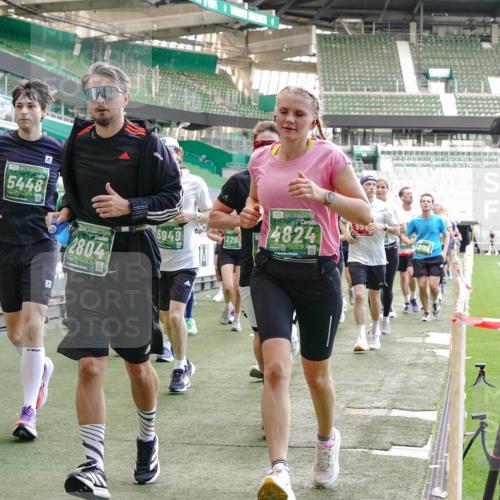 13.09.2026 - 21. swb-Marathon Bremen Michael Burmester http://msf.ph/oto/10473895 13.09.2026 13:15:47 Laufen im Stadion 143, 153, 231, 263, 266, 300, 414, 598, 612, 653, 1008, 1047, 1185, 1312, 1465, 1539, 1818, 1819, 1874, 2013, 2218, 2235, 2314, 2351, 2359, 2363, 2385, 2386, 2466, 2468, 2484, 2494, 2579, 2664, 2667, 2678, 2690, 2691, 2698, 2737, 2760, 2778, 2783, 2799, 2838, 2846, 2859, 2861, 2865, 2874, 2958, 2974, 2978, 3001, 3075, 3133, 3157, 3165, 3185, 3237, 3265, 3331, 3355, 3382, 3387, 3486, 3512, 3670, 3680, 3829, 4034, 4080, 4306, 703 meine-sportfotos.de