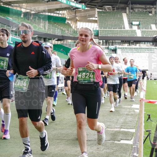 13.09.2026 - 21. swb-Marathon Bremen Michael Burmester http://msf.ph/oto/10473902 13.09.2026 13:15:47 Laufen im Stadion 143, 153, 231, 263, 266, 300, 414, 598, 612, 653, 1008, 1047, 1185, 1312, 1465, 1539, 1818, 1819, 1874, 2013, 2218, 2235, 2314, 2351, 2359, 2363, 2385, 2386, 2466, 2468, 2484, 2494, 2579, 2664, 2667, 2678, 2690, 2691, 2698, 2737, 2760, 2778, 2783, 2799, 2838, 2846, 2859, 2861, 2865, 2874, 2958, 2974, 2978, 3001, 3075, 3133, 3157, 3165, 3185, 3237, 3265, 3331, 3355, 3382, 3387, 3486, 3512, 3670, 3680, 3829, 4034, 4080, 4306, 703 meine-sportfotos.de