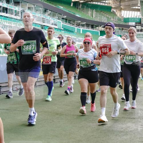 13.09.2026 - 21. swb-Marathon Bremen Michael Burmester http://msf.ph/oto/10474032 13.09.2026 13:15:50 Laufen im Stadion 143, 153, 231, 263, 266, 300, 414, 598, 612, 653, 990, 1008, 1047, 1185, 1312, 1465, 1539, 1818, 1819, 1874, 2013, 2218, 2235, 2314, 2351, 2359, 2363, 2385, 2386, 2466, 2468, 2484, 2494, 2579, 2664, 2667, 2678, 2690, 2691, 2698, 2737, 2760, 2778, 2783, 2799, 2838, 2846, 2859, 2861, 2865, 2874, 2958, 2974, 2978, 3001, 3075, 3133, 3157, 3165, 3185, 3237, 3265, 3331, 3355, 3382, 3387, 3486, 3501, 3512, 3670, 3680, 3829, 4034, 4080, 4306, 703 meine-sportfotos.de