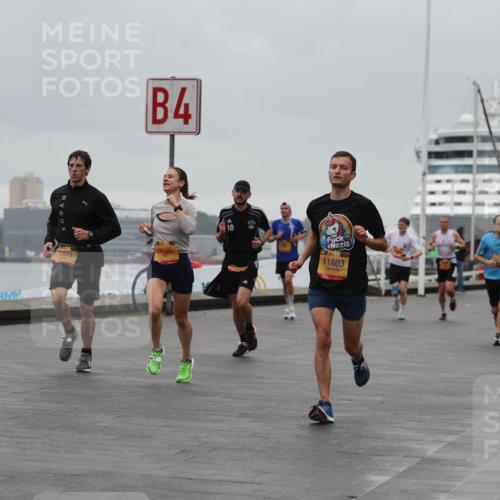 13.09.2026 - Kiel Lauf Andreas Tolksdorf http://msf.ph/oto/10474036 13.09.2026 11:45:25 Kiellinie 1915, 7373, 4, 9485, 3, 18, 11803 meine-sportfotos.de