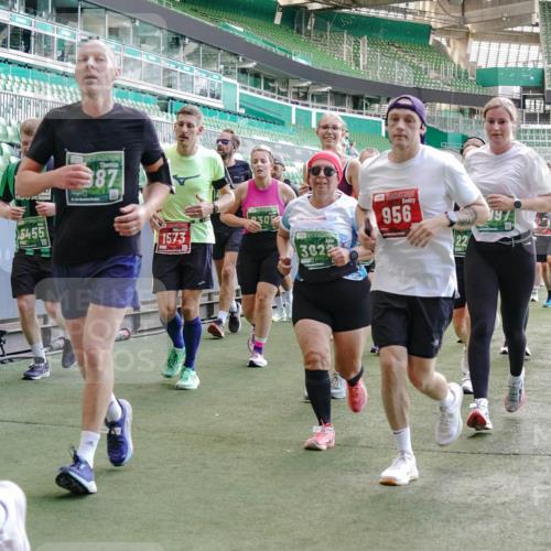 13.09.2026 - 21. swb-Marathon Bremen Michael Burmester http://msf.ph/oto/10474045 13.09.2026 13:15:50 Laufen im Stadion 143, 153, 231, 263, 266, 300, 414, 598, 612, 653, 990, 1008, 1047, 1185, 1312, 1465, 1539, 1818, 1819, 1874, 2013, 2218, 2235, 2314, 2351, 2359, 2363, 2385, 2386, 2466, 2468, 2484, 2494, 2579, 2664, 2667, 2678, 2690, 2691, 2698, 2737, 2760, 2778, 2783, 2799, 2838, 2846, 2859, 2861, 2865, 2874, 2958, 2974, 2978, 3001, 3075, 3133, 3157, 3165, 3185, 3237, 3265, 3331, 3355, 3382, 3387, 3486, 3501, 3512, 3670, 3680, 3829, 4034, 4080, 4306, 703 meine-sportfotos.de