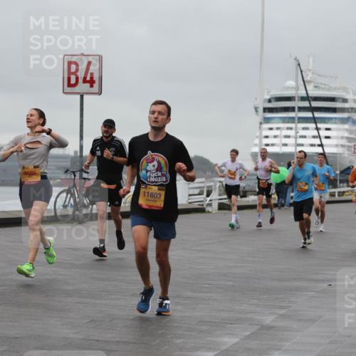 13.09.2026 - Kiel Lauf Andreas Tolksdorf http://msf.ph/oto/10474046 13.09.2026 11:45:25 Kiellinie 7373, 9485, 4, 18, 11, 39, 11803, 3 meine-sportfotos.de