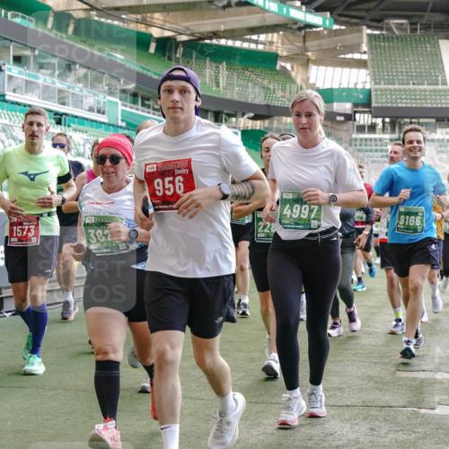 13.09.2026 - 21. swb-Marathon Bremen Michael Burmester http://msf.ph/oto/10474082 13.09.2026 13:15:51 Laufen im Stadion 143, 153, 231, 263, 266, 300, 414, 598, 612, 653, 990, 1008, 1047, 1185, 1312, 1465, 1539, 1818, 1819, 1874, 2013, 2218, 2235, 2259, 2314, 2351, 2359, 2363, 2385, 2386, 2466, 2468, 2484, 2494, 2579, 2664, 2667, 2678, 2690, 2691, 2698, 2737, 2760, 2778, 2783, 2799, 2838, 2846, 2859, 2861, 2865, 2874, 2958, 2974, 2978, 2996, 3001, 3075, 3133, 3157, 3165, 3185, 3237, 3265, 3331, 3355, 3382, 3387, 3486, 3501, 3512, 3670, 3680, 3829, 4034, 4080, 4306, 703 meine-sportfotos.de