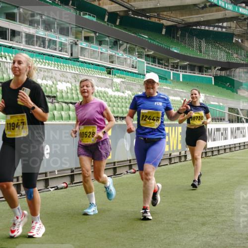 13.09.2026 - 21. swb-Marathon Bremen Michael Burmester http://msf.ph/oto/10474130 13.09.2026 10:38:11 Laufen im Stadion 10090, 10091, 10092, 10150, 10154, 10168, 10186, 10188, 10190, 10198, 10205, 10237, 10259, 10260, 10273, 10274, 10283, 10305, 10315, 10323, 10327, 10331, 10332, 10370, 10375, 10376, 10432, 10444, 10465, 10488, 10497, 10500, 10516, 10526, 10595, 10598, 10613, 10630, 10645, 10647, 10648, 10654, 10659, 10661, 10663, 10674, 10681, 10682, 10695, 10697, 10802, 10823 meine-sportfotos.de