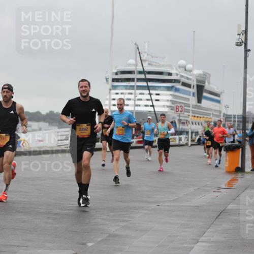 13.09.2026 - Kiel Lauf Andreas Tolksdorf http://msf.ph/oto/10474254 13.09.2026 11:45:37 Kiellinie 4, 1745, 2392, 4749, 3 meine-sportfotos.de