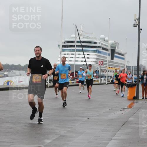 13.09.2026 - Kiel Lauf Andreas Tolksdorf http://msf.ph/oto/10474263 13.09.2026 11:45:37 Kiellinie 4, 1745, 2392, 4749, 820, 3 meine-sportfotos.de