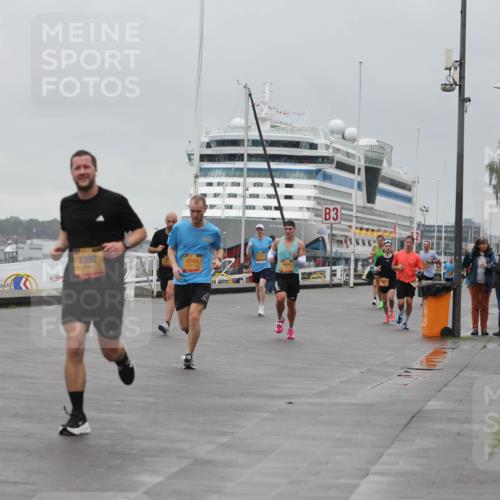 13.09.2026 - Kiel Lauf Andreas Tolksdorf http://msf.ph/oto/10474272 13.09.2026 11:45:38 Kiellinie 4, 1745, 2392, 4749, 3 meine-sportfotos.de
