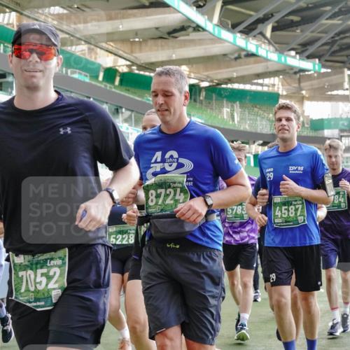 13.09.2026 - 21. swb-Marathon Bremen Michael Burmester http://msf.ph/oto/10474562 13.09.2026 13:16:03 Laufen im Stadion 134, 143, 153, 231, 263, 266, 271, 300, 414, 598, 612, 653, 990, 1047, 1185, 1312, 1465, 1539, 1825, 1874, 2013, 2218, 2235, 2259, 2351, 2359, 2363, 2381, 2385, 2386, 2466, 2468, 2484, 2494, 2562, 2579, 2664, 2667, 2678, 2690, 2691, 2698, 2737, 2760, 2778, 2783, 2797, 2799, 2846, 2859, 2861, 2865, 2874, 2958, 2974, 2996, 3001, 3075, 3133, 3157, 3165, 3185, 3237, 3265, 3331, 3355, 3366, 3382, 3387, 3486, 3501, 3512, 3670, 3680, 3829, 4034, 4080, 4306, 703 meine-sportfotos.de