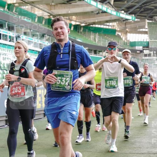 13.09.2026 - 21. swb-Marathon Bremen Michael Burmester http://msf.ph/oto/10474687 13.09.2026 13:16:06 Laufen im Stadion 134, 143, 153, 231, 263, 266, 267, 271, 300, 414, 598, 612, 653, 990, 1047, 1185, 1312, 1465, 1539, 1825, 1874, 1987, 2013, 2218, 2235, 2259, 2351, 2359, 2363, 2381, 2385, 2386, 2466, 2468, 2484, 2494, 2562, 2579, 2664, 2667, 2678, 2690, 2691, 2698, 2737, 2760, 2778, 2783, 2797, 2799, 2846, 2859, 2861, 2865, 2874, 2958, 2974, 2996, 3001, 3075, 3133, 3157, 3165, 3185, 3237, 3265, 3331, 3355, 3366, 3382, 3387, 3486, 3501, 3512, 3670, 3680, 3829, 4034, 4306, 703 meine-sportfotos.de