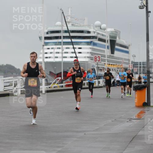 13.09.2026 - Kiel Lauf Andreas Tolksdorf http://msf.ph/oto/10474745 13.09.2026 11:46:42 Kiellinie 2677, 4591, 3 meine-sportfotos.de