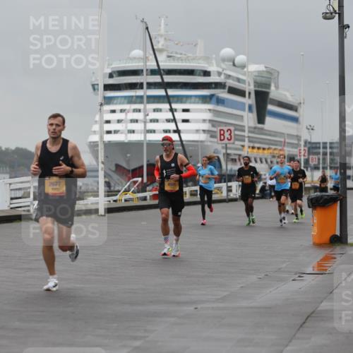 13.09.2026 - Kiel Lauf Andreas Tolksdorf http://msf.ph/oto/10474753 13.09.2026 11:46:43 Kiellinie 2677, 4591, 3 meine-sportfotos.de