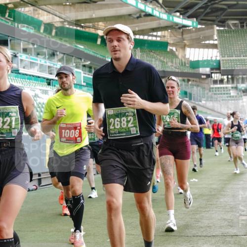 13.09.2026 - 21. swb-Marathon Bremen Michael Burmester http://msf.ph/oto/10474757 13.09.2026 13:16:08 Laufen im Stadion 134, 143, 153, 231, 263, 266, 267, 271, 300, 414, 598, 612, 653, 990, 1047, 1185, 1312, 1465, 1539, 1825, 1874, 1987, 2013, 2218, 2235, 2259, 2351, 2359, 2363, 2381, 2385, 2386, 2466, 2468, 2484, 2494, 2562, 2579, 2664, 2667, 2678, 2690, 2691, 2698, 2737, 2760, 2778, 2783, 2797, 2799, 2821, 2846, 2859, 2861, 2865, 2874, 2958, 2974, 2996, 3001, 3075, 3133, 3157, 3165, 3185, 3213, 3237, 3265, 3331, 3355, 3366, 3382, 3387, 3486, 3501, 3512, 3670, 3680, 3829, 4034, 4306, 703 meine-sportfotos.de