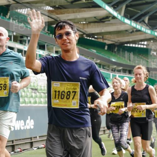 13.09.2026 - 21. swb-Marathon Bremen Michael Burmester http://msf.ph/oto/10474775 13.09.2026 10:38:28 Laufen im Stadion 10090, 10091, 10135, 10139, 10150, 10168, 10188, 10190, 10204, 10205, 10238, 10259, 10260, 10273, 10274, 10283, 10305, 10315, 10323, 10327, 10360, 10363, 10364, 10370, 10375, 10376, 10378, 10404, 10432, 10444, 10457, 10465, 10469, 10488, 10505, 10510, 10511, 10516, 10526, 10595, 10598, 10609, 10630, 10645, 10654, 10661, 10662, 10663, 10664, 10674, 10681, 10682, 10686, 10695, 10697, 10802, 10823 meine-sportfotos.de
