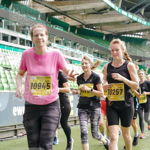 13.09.2026 - 21. swb-Marathon Bremen Michael Burmester http://msf.ph/oto/10474792 13.09.2026 10:38:29 Laufen im Stadion 10090, 10091, 10135, 10139, 10150, 10168, 10188, 10190, 10204, 10205, 10238, 10259, 10260, 10273, 10274, 10283, 10305, 10315, 10323, 10360, 10363, 10364, 10370, 10375, 10376, 10378, 10404, 10432, 10444, 10457, 10465, 10469, 10488, 10505, 10510, 10511, 10516, 10526, 10595, 10598, 10609, 10630, 10645, 10654, 10661, 10662, 10663, 10664, 10674, 10681, 10682, 10686, 10695, 10697, 10802, 10823 meine-sportfotos.de