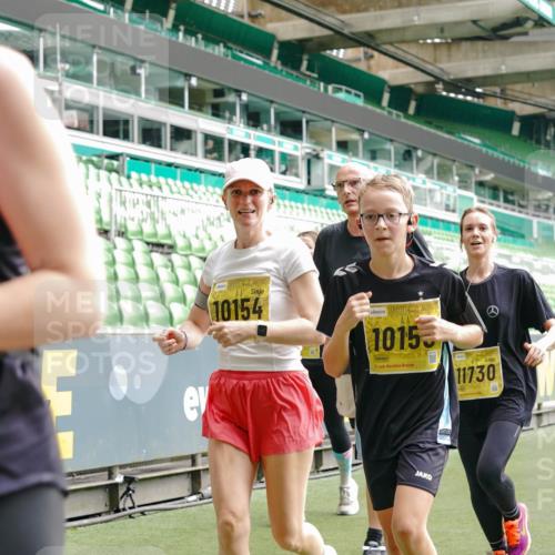 13.09.2026 - 21. swb-Marathon Bremen Michael Burmester http://msf.ph/oto/10474867 13.09.2026 10:38:30 Laufen im Stadion 10090, 10091, 10135, 10139, 10150, 10168, 10188, 10190, 10204, 10205, 10238, 10259, 10260, 10273, 10274, 10283, 10305, 10315, 10323, 10360, 10363, 10364, 10370, 10375, 10376, 10378, 10404, 10432, 10444, 10457, 10465, 10469, 10488, 10505, 10510, 10511, 10516, 10526, 10595, 10598, 10609, 10630, 10645, 10654, 10661, 10662, 10663, 10664, 10674, 10681, 10682, 10686, 10695, 10697, 10802, 10823 meine-sportfotos.de