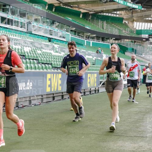 13.09.2026 - 21. swb-Marathon Bremen Michael Burmester http://msf.ph/oto/10474878 13.09.2026 13:16:12 Laufen im Stadion 134, 143, 153, 231, 263, 266, 267, 271, 300, 414, 598, 612, 653, 990, 1047, 1185, 1312, 1465, 1539, 1825, 1874, 1987, 2013, 2218, 2235, 2259, 2351, 2359, 2363, 2381, 2385, 2386, 2466, 2468, 2484, 2562, 2579, 2664, 2667, 2678, 2690, 2691, 2698, 2737, 2760, 2778, 2783, 2797, 2799, 2821, 2846, 2859, 2861, 2865, 2874, 2958, 2974, 2996, 3001, 3075, 3133, 3157, 3165, 3185, 3213, 3237, 3265, 3331, 3355, 3366, 3382, 3387, 3486, 3501, 3512, 3670, 3680, 3829, 4034, 4306, 703 meine-sportfotos.de