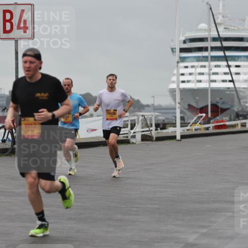 13.09.2026 - Kiel Lauf Andreas Tolksdorf http://msf.ph/oto/10474879 13.09.2026 11:46:55 Kiellinie 4, 8912, 921, 10038, 3 meine-sportfotos.de