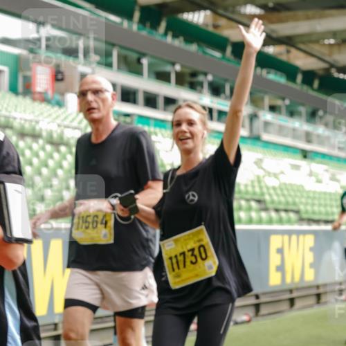 13.09.2026 - 21. swb-Marathon Bremen Michael Burmester http://msf.ph/oto/10474942 13.09.2026 10:38:31 Laufen im Stadion 10090, 10091, 10135, 10139, 10150, 10168, 10188, 10190, 10204, 10205, 10238, 10259, 10260, 10273, 10274, 10283, 10305, 10315, 10323, 10360, 10363, 10364, 10370, 10375, 10376, 10378, 10404, 10432, 10444, 10457, 10465, 10469, 10488, 10505, 10510, 10511, 10516, 10526, 10595, 10598, 10609, 10630, 10645, 10654, 10661, 10662, 10663, 10664, 10674, 10681, 10682, 10686, 10695, 10697, 10802, 10823 meine-sportfotos.de