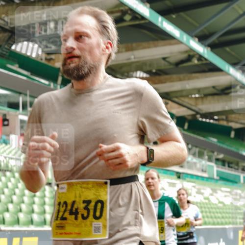 13.09.2026 - 21. swb-Marathon Bremen Michael Burmester http://msf.ph/oto/10474973 13.09.2026 10:38:32 Laufen im Stadion 10090, 10091, 10135, 10139, 10150, 10168, 10188, 10190, 10204, 10205, 10238, 10259, 10260, 10273, 10274, 10283, 10305, 10315, 10323, 10360, 10363, 10364, 10370, 10375, 10376, 10378, 10404, 10432, 10444, 10457, 10465, 10469, 10488, 10505, 10510, 10511, 10516, 10526, 10595, 10598, 10609, 10630, 10645, 10654, 10661, 10662, 10663, 10664, 10674, 10681, 10682, 10686, 10695, 10697, 10802, 10823 meine-sportfotos.de