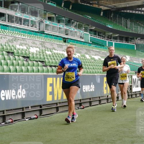 13.09.2026 - 21. swb-Marathon Bremen Michael Burmester http://msf.ph/oto/10475079 13.09.2026 10:38:36 Laufen im Stadion 10090, 10091, 10135, 10139, 10150, 10168, 10188, 10190, 10204, 10205, 10217, 10229, 10238, 10259, 10260, 10273, 10274, 10283, 10305, 10315, 10323, 10360, 10363, 10364, 10370, 10375, 10376, 10378, 10404, 10432, 10444, 10457, 10465, 10469, 10488, 10505, 10510, 10511, 10516, 10526, 10595, 10598, 10609, 10619, 10630, 10645, 10654, 10661, 10662, 10663, 10664, 10674, 10681, 10682, 10686, 10695, 10697, 10802, 10823 meine-sportfotos.de