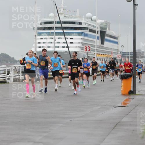 13.09.2026 - Kiel Lauf Andreas Tolksdorf http://msf.ph/oto/10475221 13.09.2026 11:47:32 Kiellinie 8233, 6746, 6296, 3, 2, 81 meine-sportfotos.de
