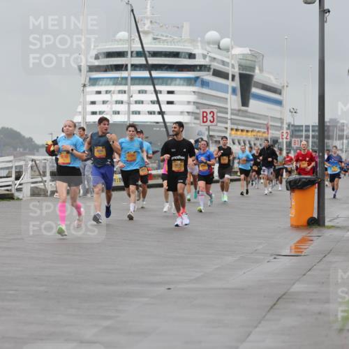 13.09.2026 - Kiel Lauf Andreas Tolksdorf http://msf.ph/oto/10475222 13.09.2026 11:47:32 Kiellinie 746, 8233, 3, 2, 1 meine-sportfotos.de