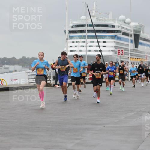 13.09.2026 - Kiel Lauf Andreas Tolksdorf http://msf.ph/oto/10475227 13.09.2026 11:47:33 Kiellinie 34, 8233, 4590, 6746, 6296, 3673, 3 meine-sportfotos.de