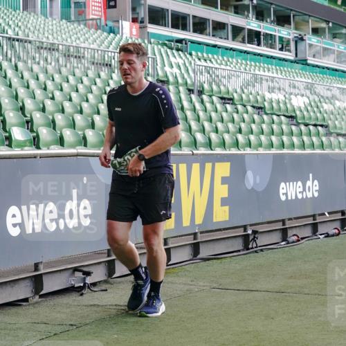 13.09.2026 - 21. swb-Marathon Bremen Michael Burmester http://msf.ph/oto/10475237 13.09.2026 13:16:26 Laufen im Stadion 134, 143, 153, 231, 263, 266, 267, 271, 449, 598, 612, 653, 990, 1047, 1057, 1185, 1312, 1465, 1539, 1813, 1825, 1874, 1987, 2013, 2067, 2218, 2235, 2259, 2351, 2359, 2363, 2381, 2385, 2386, 2466, 2468, 2484, 2550, 2562, 2579, 2586, 2664, 2667, 2678, 2698, 2760, 2778, 2783, 2797, 2799, 2821, 2846, 2859, 2874, 2958, 2974, 2996, 3001, 3075, 3133, 3157, 3165, 3185, 3213, 3237, 3265, 3331, 3366, 3382, 3387, 3479, 3486, 3501, 3506, 3512, 3670, 3829 meine-sportfotos.de