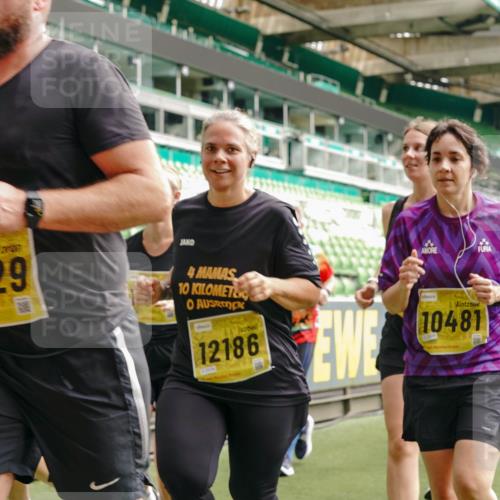 13.09.2026 - 21. swb-Marathon Bremen Michael Burmester http://msf.ph/oto/10475244 13.09.2026 10:38:41 Laufen im Stadion 10090, 10091, 10135, 10138, 10139, 10150, 10168, 10188, 10190, 10204, 10205, 10217, 10229, 10238, 10259, 10260, 10273, 10274, 10283, 10305, 10314, 10315, 10323, 10360, 10363, 10364, 10370, 10375, 10376, 10378, 10404, 10432, 10457, 10465, 10469, 10488, 10505, 10510, 10511, 10526, 10595, 10598, 10609, 10619, 10630, 10645, 10654, 10661, 10662, 10664, 10674, 10681, 10682, 10686, 10695, 10697, 10802, 10823 meine-sportfotos.de