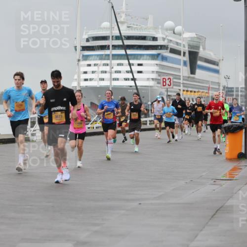 13.09.2026 - Kiel Lauf Andreas Tolksdorf http://msf.ph/oto/10475284 13.09.2026 11:47:36 Kiellinie 6296, 3673, 1408, 3, 1 meine-sportfotos.de