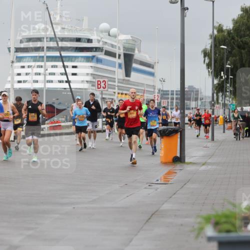 13.09.2026 - Kiel Lauf Andreas Tolksdorf http://msf.ph/oto/10475309 13.09.2026 11:47:38 Kiellinie 408, 9681, 767, 3, 2, 100 meine-sportfotos.de