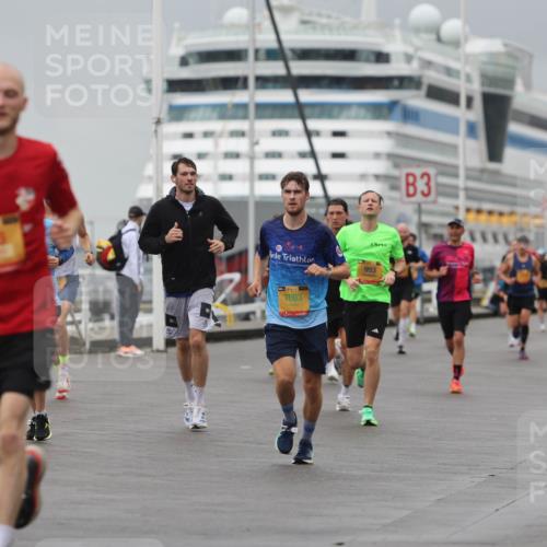 13.09.2026 - Kiel Lauf Andreas Tolksdorf http://msf.ph/oto/10475395 13.09.2026 11:47:43 Kiellinie 993, 7003, 3 meine-sportfotos.de