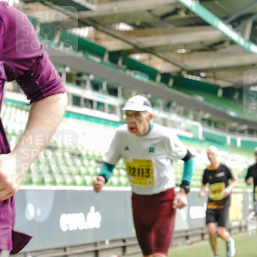 13.09.2026 - 21. swb-Marathon Bremen Michael Burmester http://msf.ph/oto/10475422 13.09.2026 10:38:46 Laufen im Stadion 10090, 10091, 10135, 10138, 10139, 10150, 10168, 10188, 10190, 10204, 10205, 10217, 10229, 10238, 10259, 10260, 10273, 10274, 10279, 10280, 10283, 10305, 10314, 10315, 10323, 10360, 10363, 10364, 10370, 10375, 10376, 10378, 10404, 10432, 10457, 10465, 10469, 10488, 10493, 10501, 10505, 10510, 10511, 10526, 10576, 10595, 10598, 10609, 10619, 10630, 10645, 10654, 10661, 10662, 10664, 10674, 10681, 10682, 10686, 10695, 10697, 10802, 10823 meine-sportfotos.de