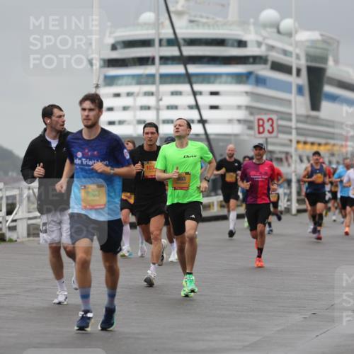 13.09.2026 - Kiel Lauf Andreas Tolksdorf http://msf.ph/oto/10475438 13.09.2026 11:47:45 Kiellinie 23, 7803, 990, 1034, 993, 3 meine-sportfotos.de