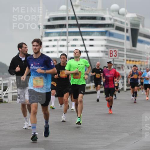 13.09.2026 - Kiel Lauf Andreas Tolksdorf http://msf.ph/oto/10475439 13.09.2026 11:47:45 Kiellinie 7803, 1034, 993, 3 meine-sportfotos.de