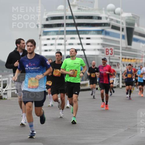 13.09.2026 - Kiel Lauf Andreas Tolksdorf http://msf.ph/oto/10475445 13.09.2026 11:47:45 Kiellinie 8501, 10341, 7003, 3 meine-sportfotos.de