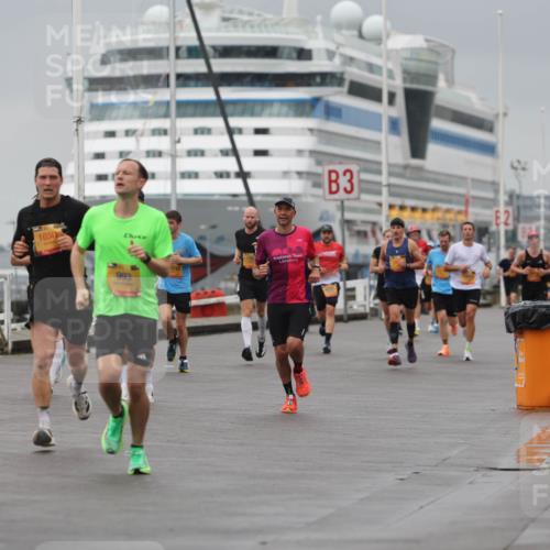 13.09.2026 - Kiel Lauf Andreas Tolksdorf http://msf.ph/oto/10475462 13.09.2026 11:47:46 Kiellinie 10341, 993, 3, 2 meine-sportfotos.de