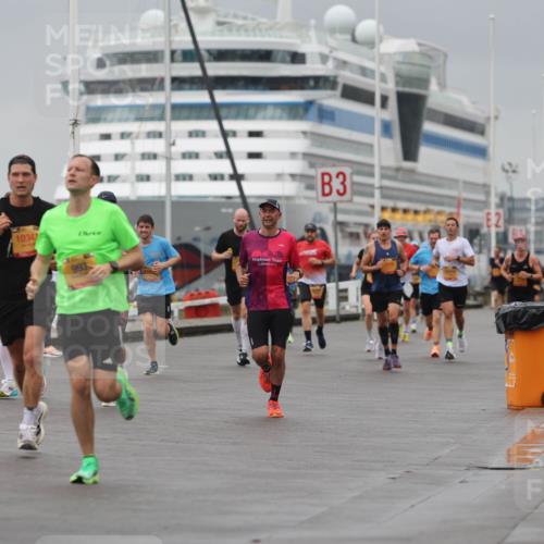 13.09.2026 - Kiel Lauf Andreas Tolksdorf http://msf.ph/oto/10475477 13.09.2026 11:47:46 Kiellinie 10347, 993, 3, 2 meine-sportfotos.de
