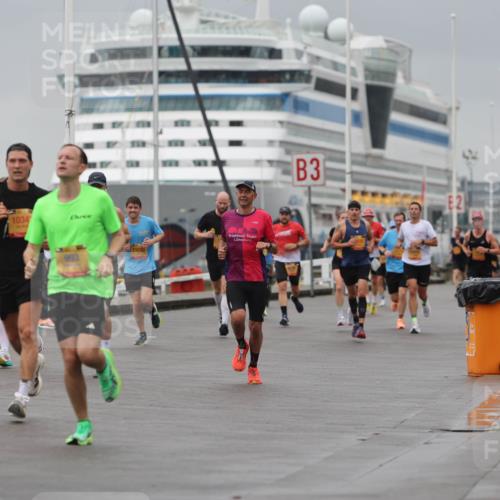 13.09.2026 - Kiel Lauf Andreas Tolksdorf http://msf.ph/oto/10475478 13.09.2026 11:47:46 Kiellinie 1034, 993, 11035, 3 meine-sportfotos.de